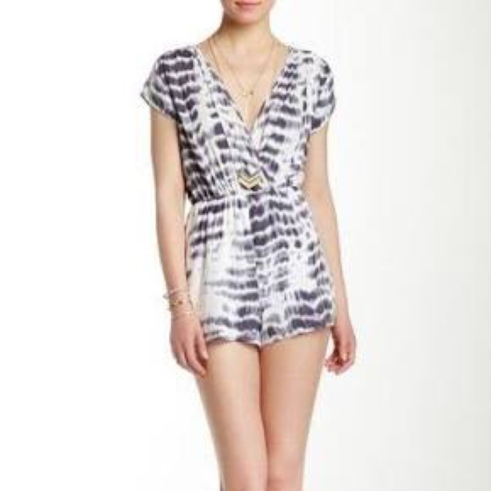 Ooberswank Women’s Black and White Tie Dye Romper